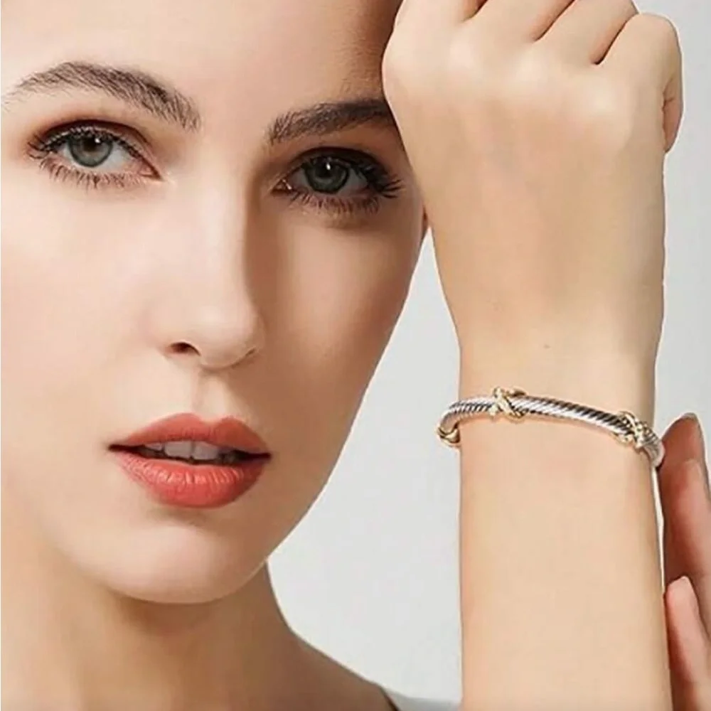 Luxury Gold Bezel Bangle– Modern Muse Elegance